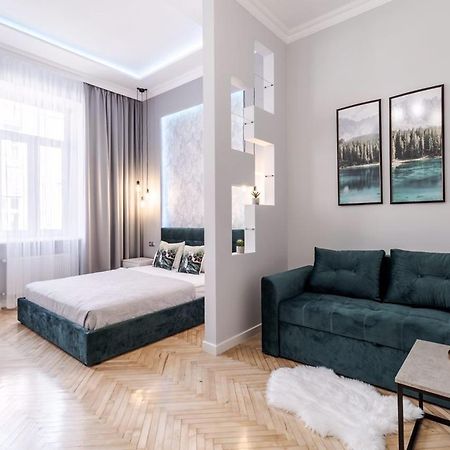 Modern Apartment 利沃夫 外观 照片