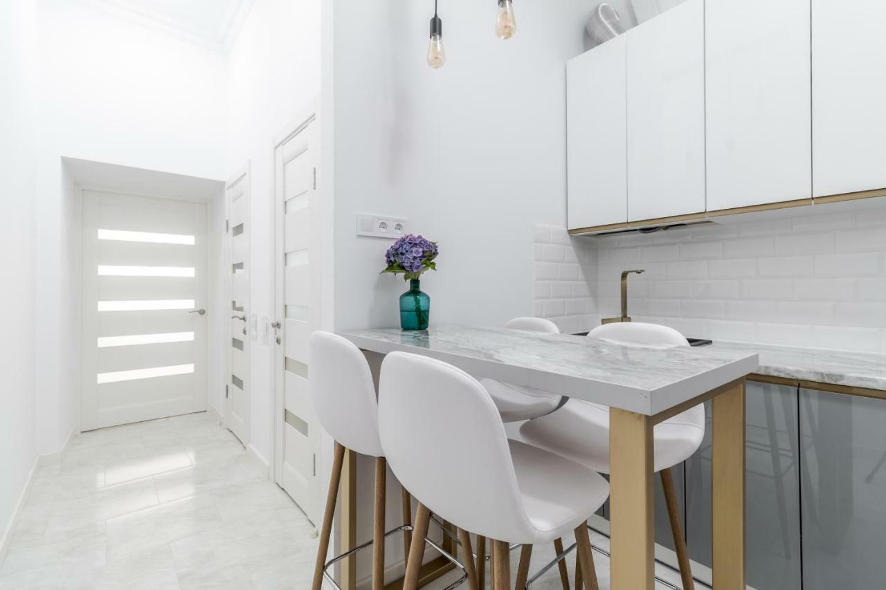 Modern Apartment 利沃夫 外观 照片