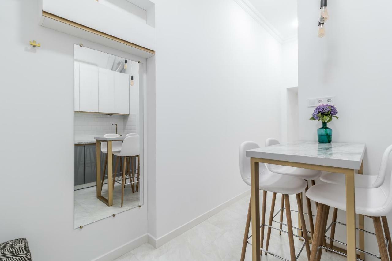 Modern Apartment 利沃夫 外观 照片