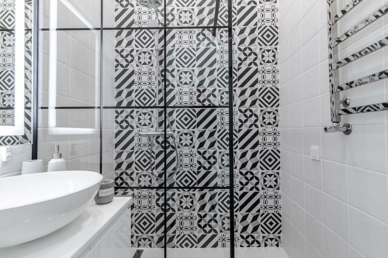 Modern Apartment 利沃夫 外观 照片